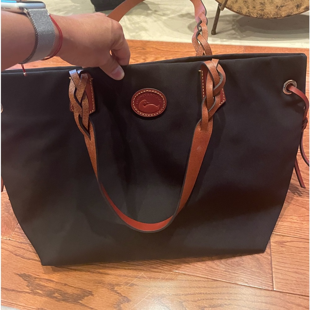 Dooney Bourke shopper